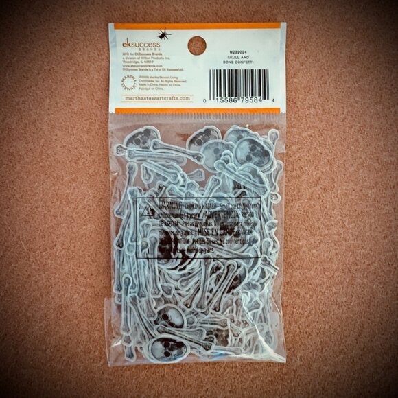 ⭐️ $10 - MARTHA STEWART HOLIDAYS CRAFT HALLOWEEN SKULL BONE CONFETTI - RARE - Picture 3 of 5